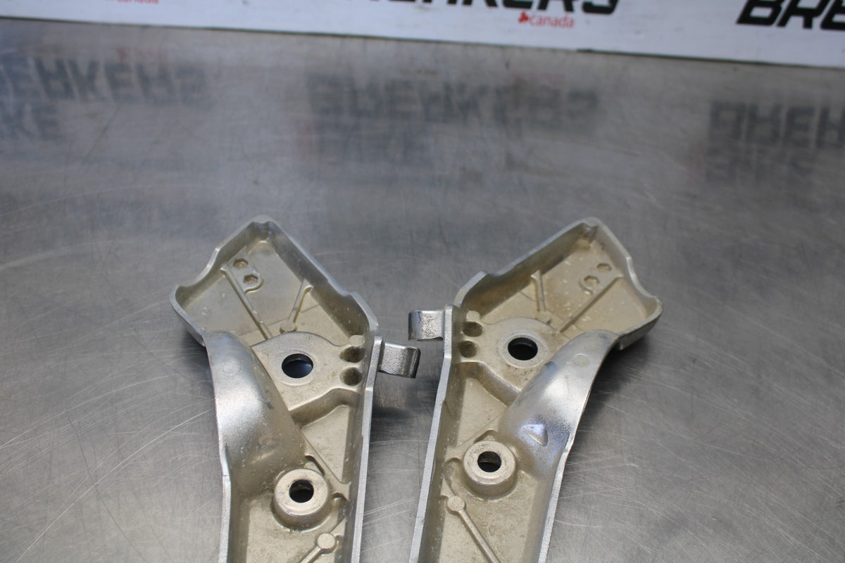 03-08 HONDA VTX1300C REAR STRUT FRAME COVER SET PAIR BB868