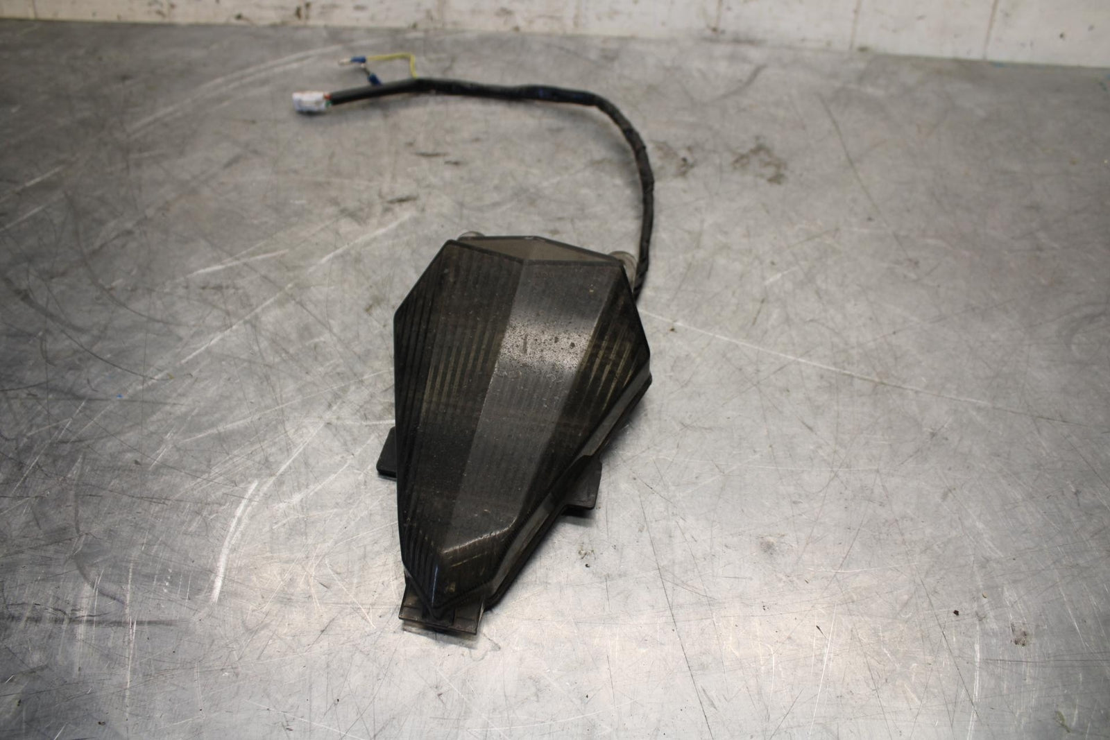 2008 Yamaha YZF R6 AFTERMARKET INTEGRATED TAILLIGHT TINT BRAKE LIGHT BB521