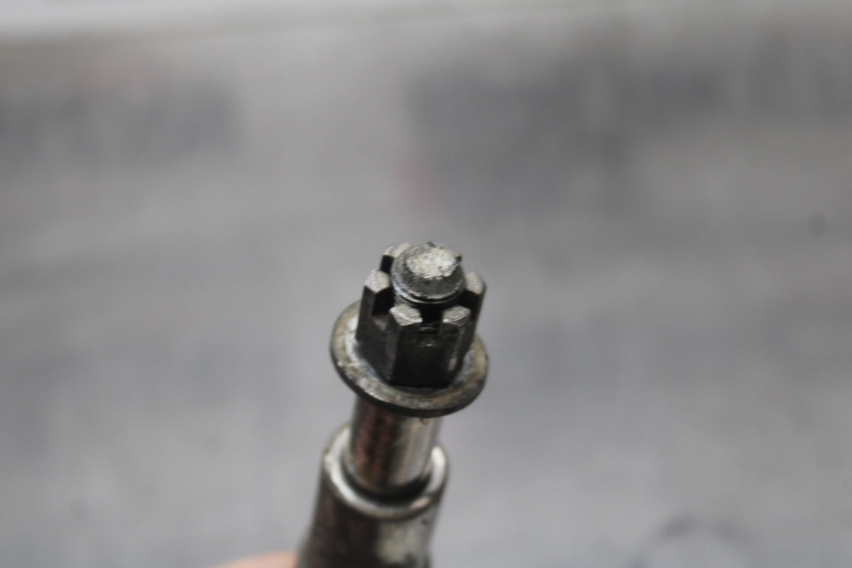 78-79 SUZUKI GS1000 FRONT WHEEL RIM AXLE PIVOT BOLT BB787