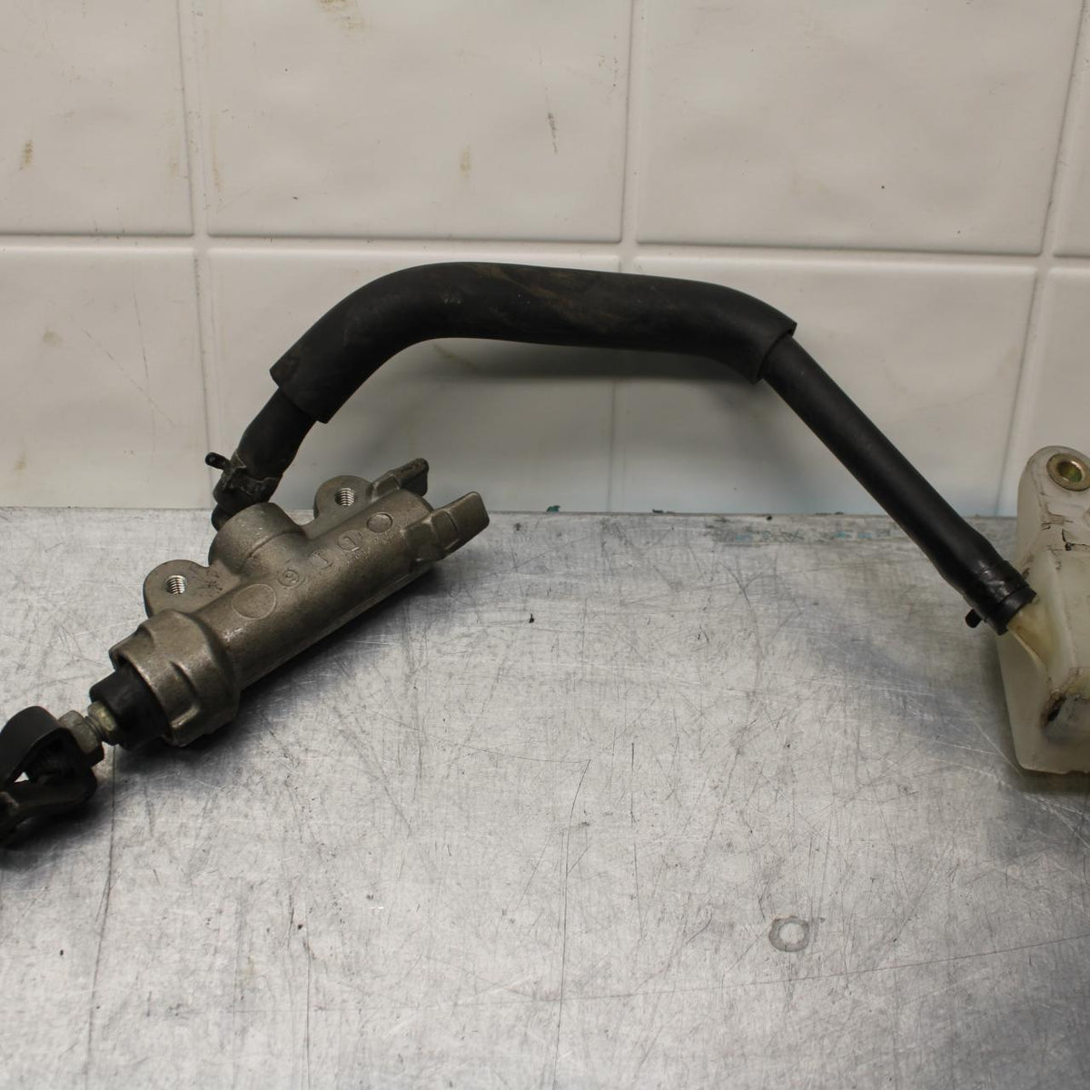 2000 Honda Super Hawk VTR1000F REAR BRAKE MASTER CYLINDER W RESERVOIR BB577