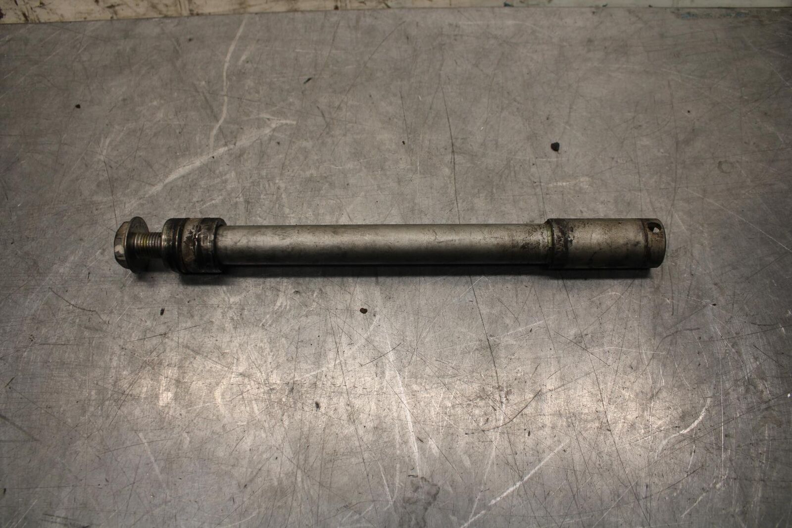 2006 Honda CBR600F4i FRONT WHEEL RIM AXLE PIVOT BOLT 44301-MBW-E11 BB567