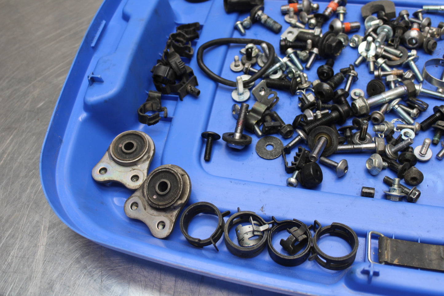 14-17 YAMAHA FZ07 MOUNTING BOLTS HARDWARE MOTOR SCREWS BB162