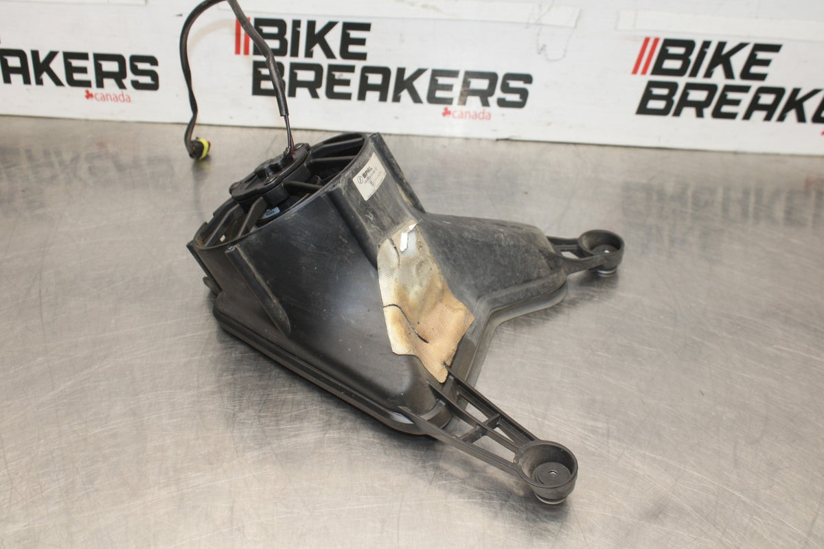 16 DUCATI 959 PANIGALE ENGINE RADIATOR COOLING FAN BB912