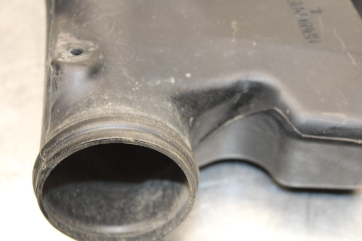 03-04 HONDA CBR600RR LEFT AIR INTAKE DUCT TUBE BB628