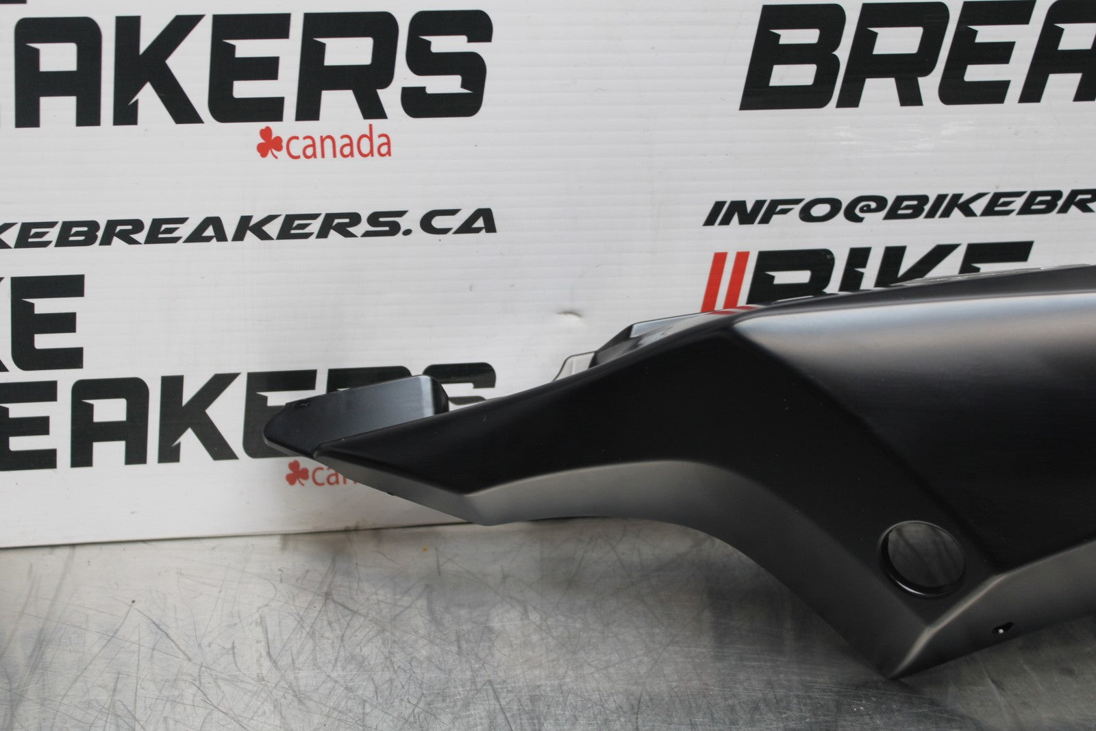 23-24 KAWASAKI NINJA ZX14R NEW!! LEFT REAR BACK TAIL FAIRING COWL & LIGHT BB764