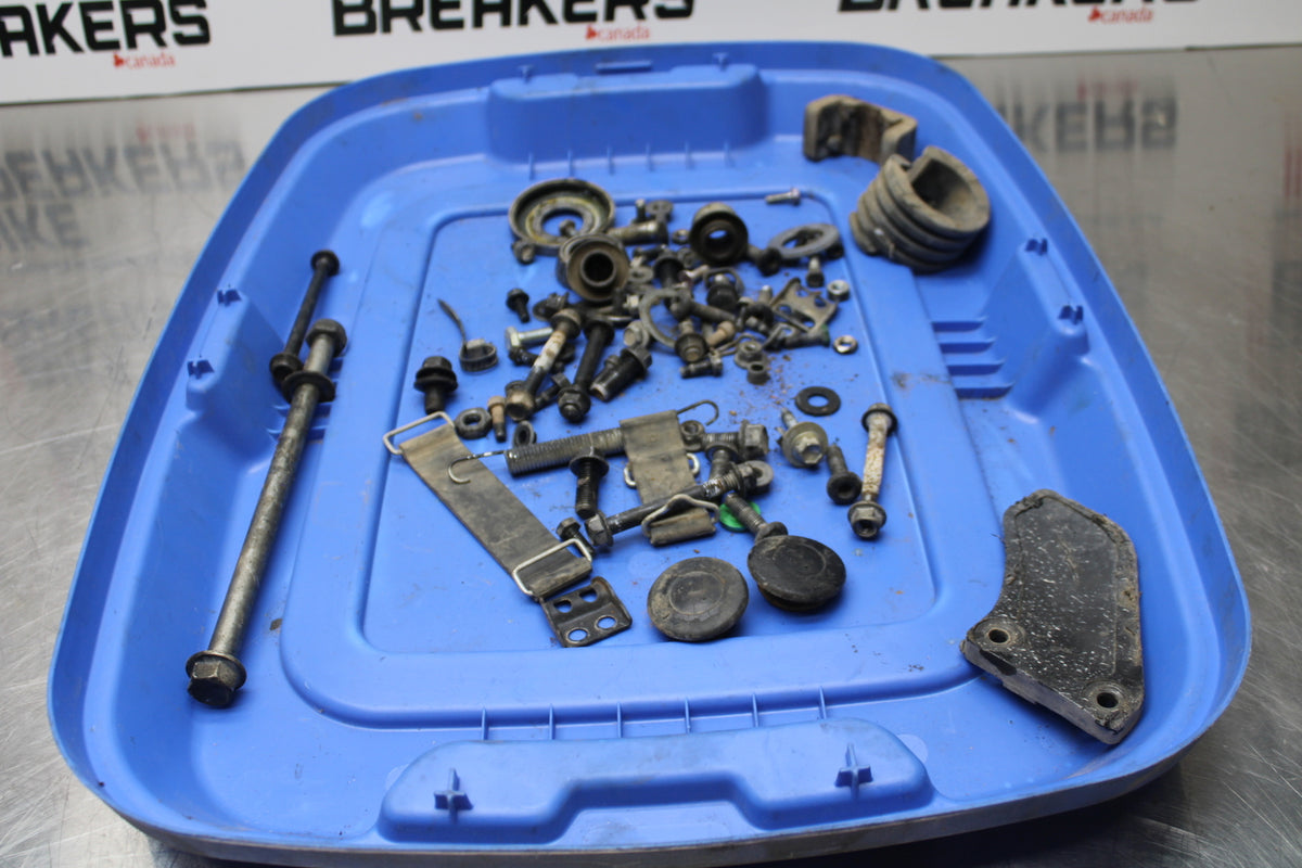 19 YAMAHA TTR230 MOUNTING BOLTS HARDWARE MOTOR SCREWS BB146