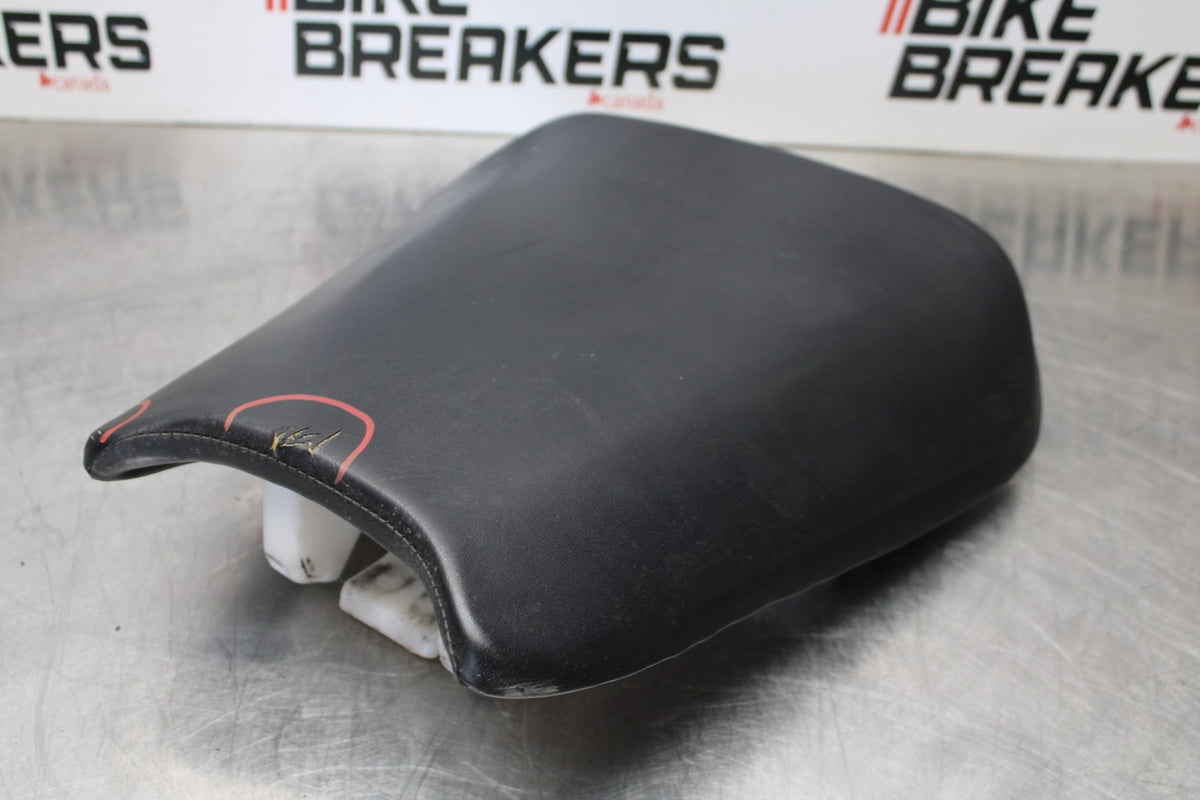 01-06 HONDA CBR600F4I FRONT DRIVERS SEAT PAD SADDLE PILLION BB185
