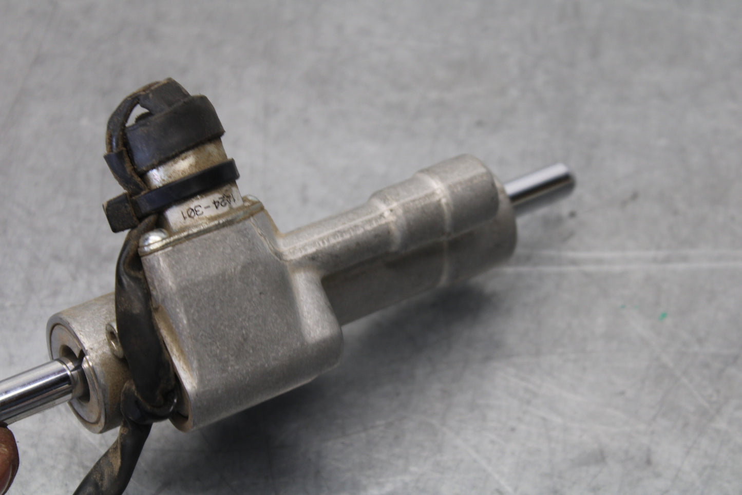 09-14 YAMAHA YZF R1 STEERING DAMPER STABILIZER 14B-23490-00-00 BB696