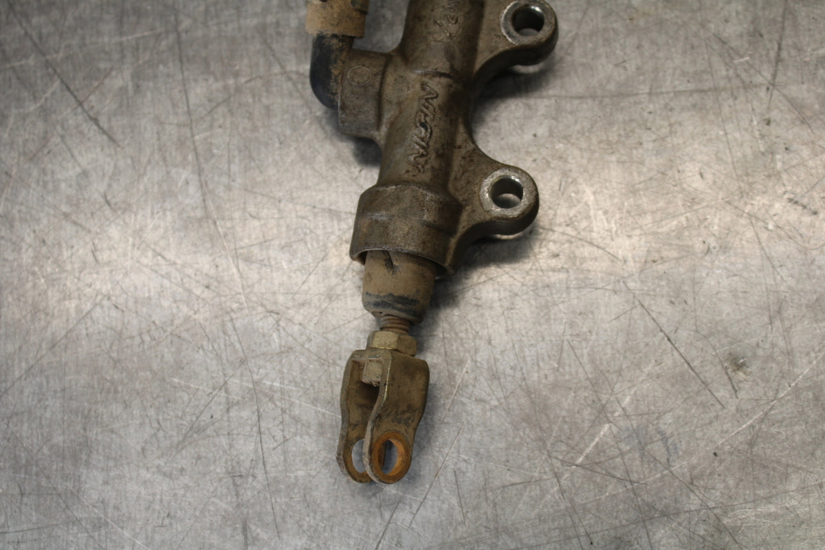 01-05 YAMAHA RAPTOR 660R REAR BACK BRAKE MASTER CYLINDER W RESERVOIR BB695