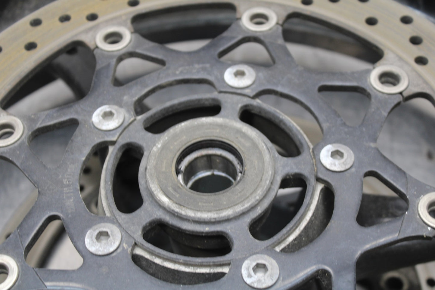 06-07 SUZUKI GSXR 600 FRONT WHEEL FRONT RIM & ROTORS BB170 