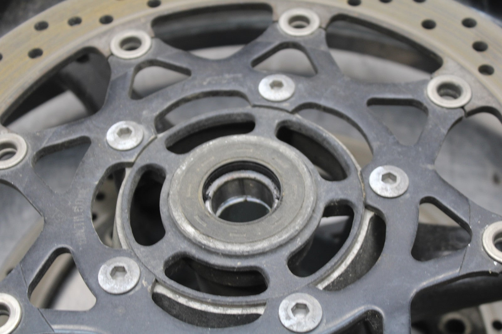 06-07 SUZUKI GSXR 600 FRONT WHEEL FRONT RIM & ROTORS BB170 