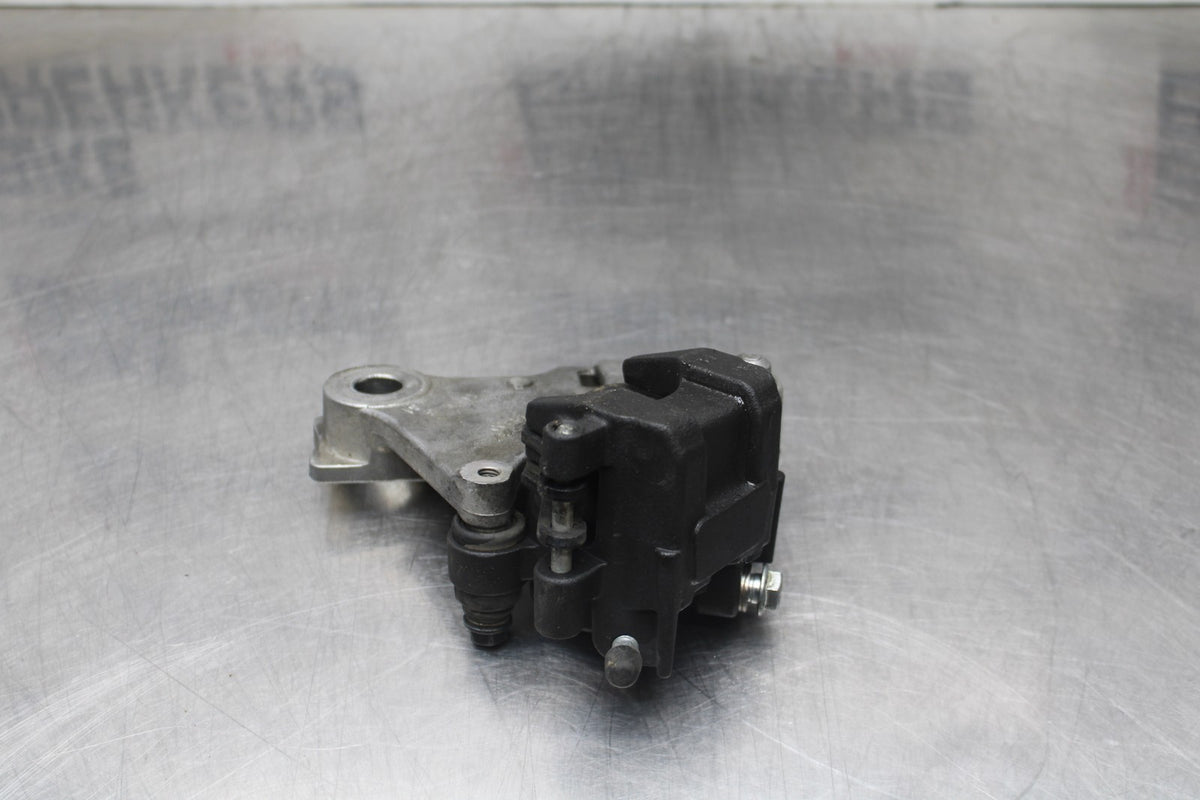 15 SUZUKI GW250F REAR BACK BRAKE CALIPER W MOUNT BRACKET BB789