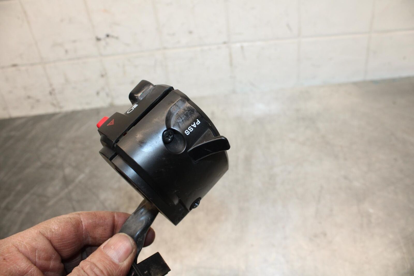 15-17 KAWASAKI EX 650 NINJA  EX 650 ABS LEFT  HANDLE HORN SIGNALS SWITCH  BB494