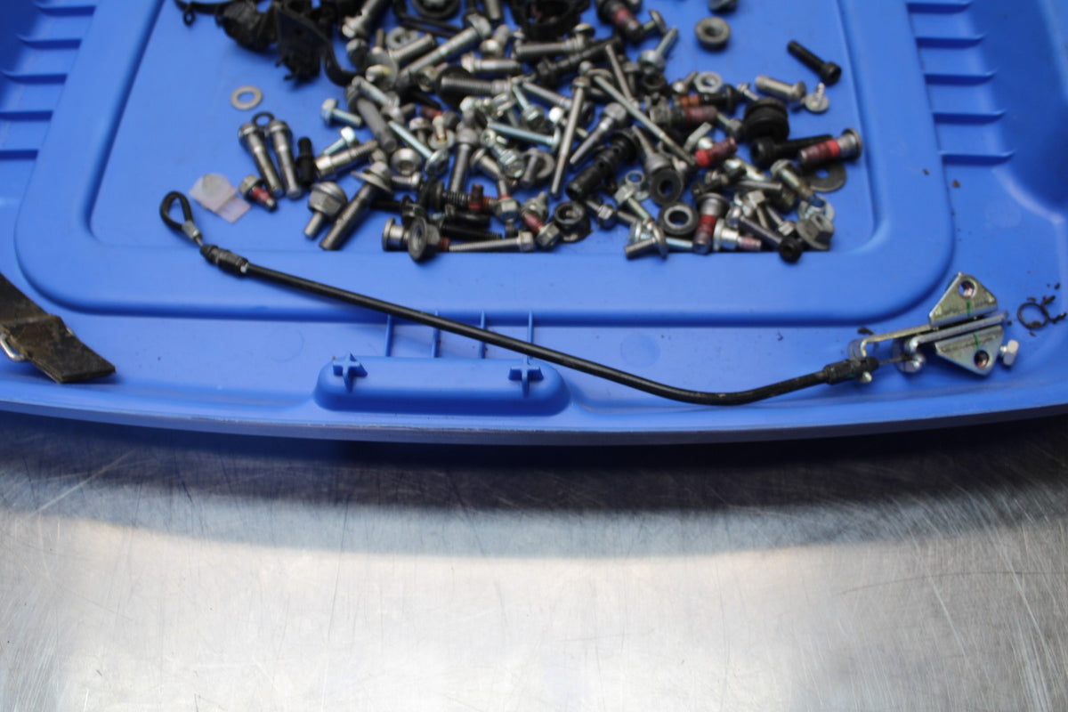 24-25 KAWASAKI NINJA ZX4R MOUNTING BOLTS HARDWARE MOTOR SCREWS BB174