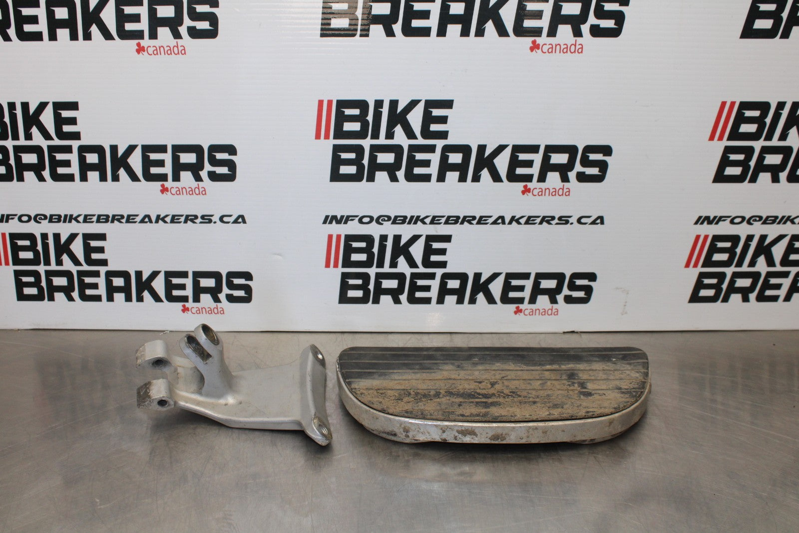 05-06 VICTORY KINGPIN DELUXE LEFT FRONT FOOT REST PEG STEP BB195