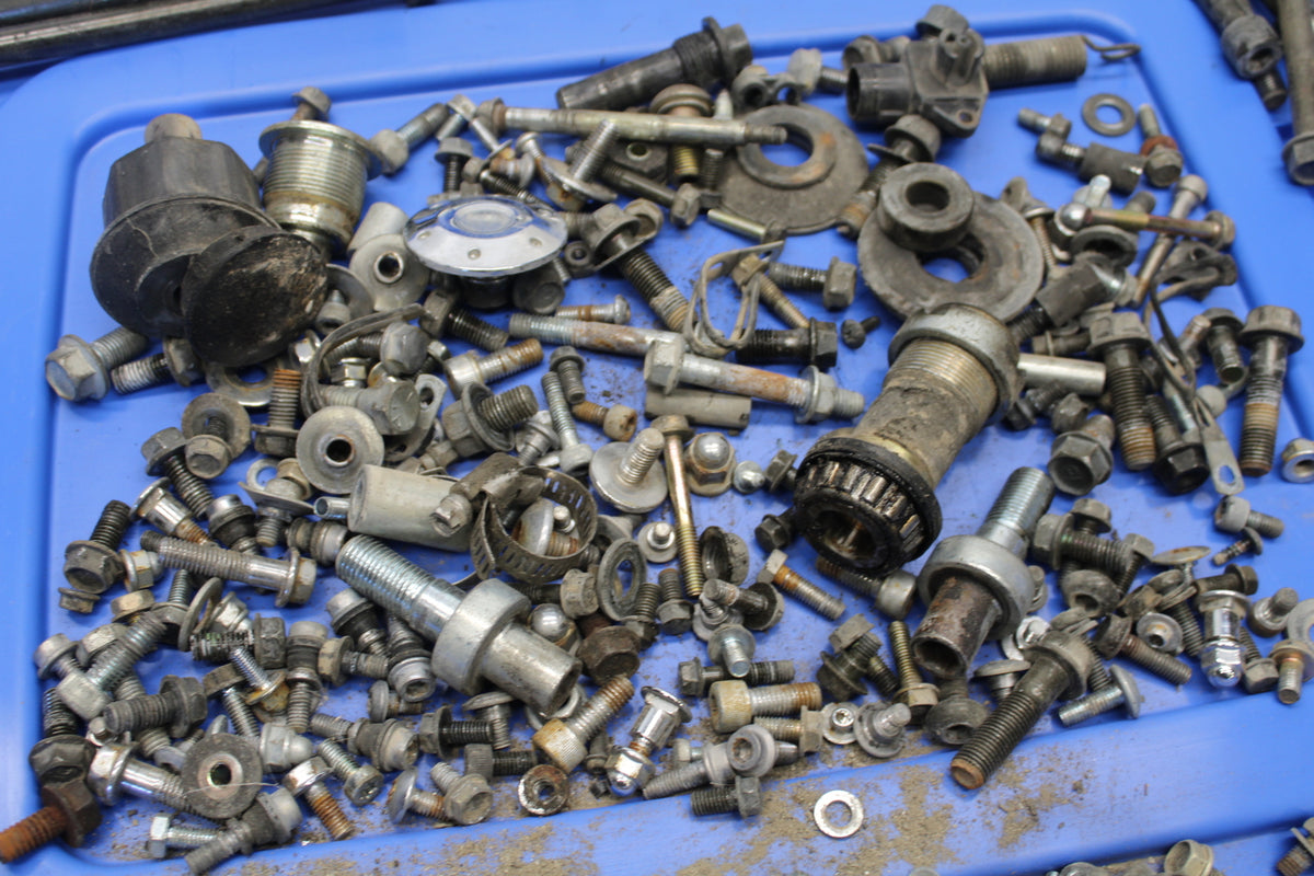 02-04 HONDA VTX1800S MOUNTING BOLTS HARDWARE MOTOR SCREWS BB712