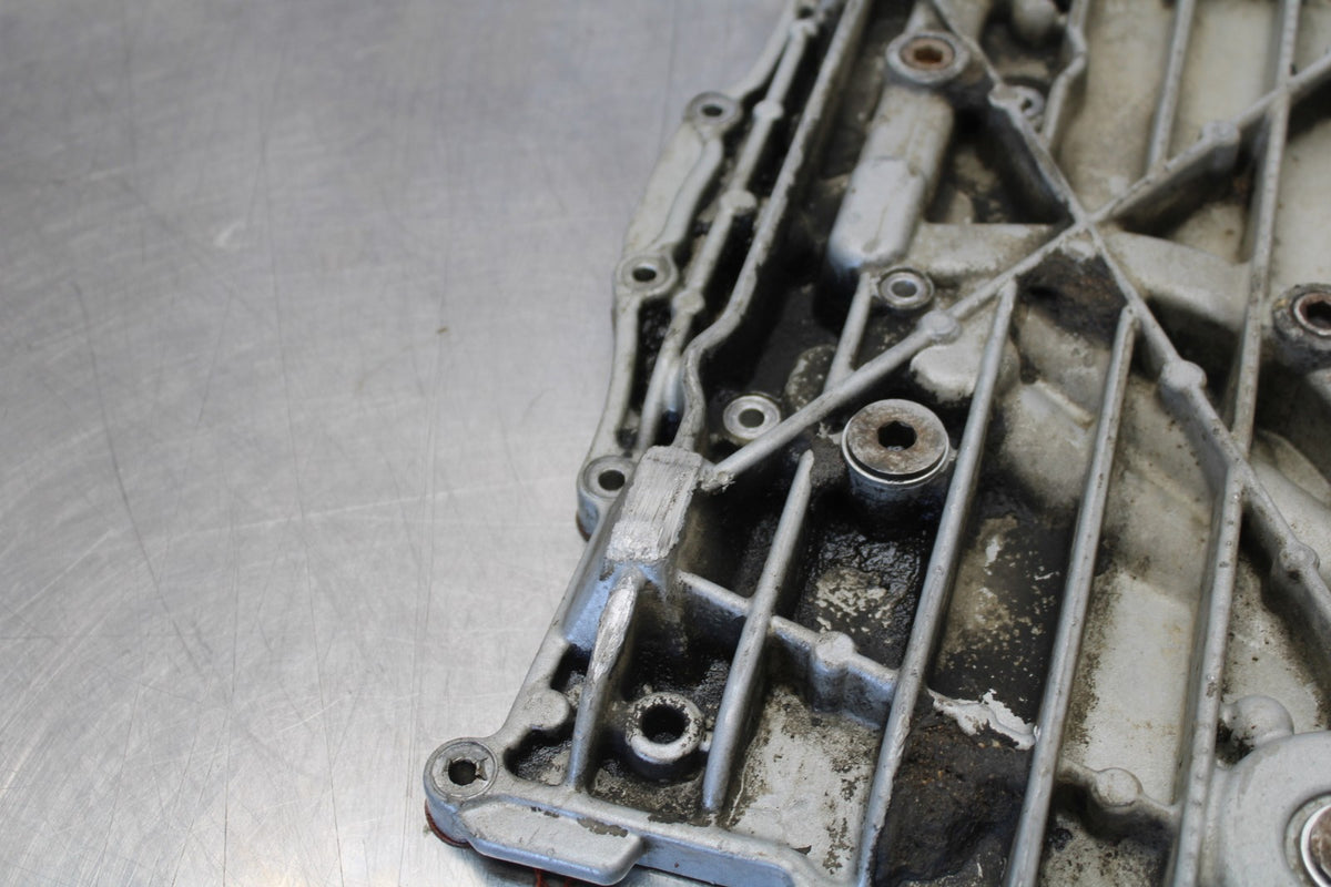 05 TRIUMPH ROCKET III ENGINE MOTOR BOTTOM OIL PAN COVER BB186