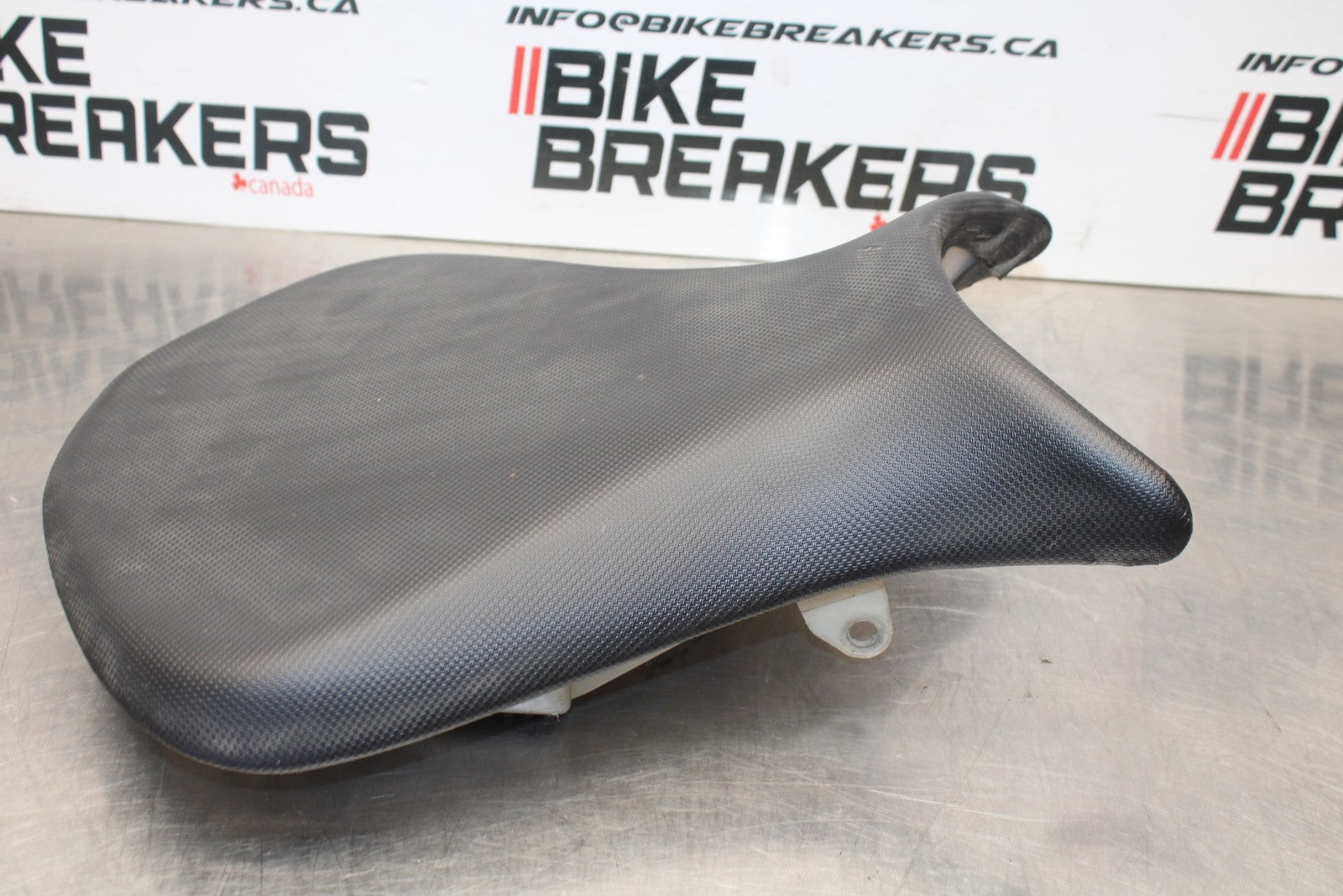 07-08 KAWASAKI NINJA ZX6R FRONT DRIVERS SEAT PAD SADDLE PILLION  BB203