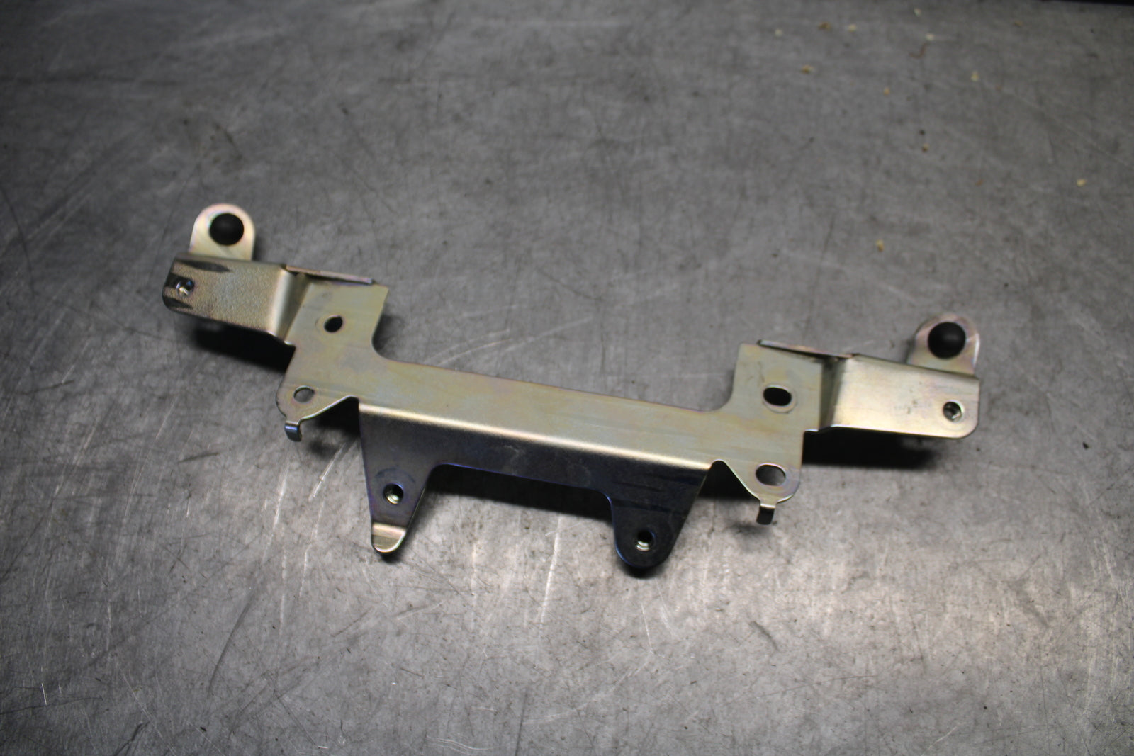 21-24 YAMAHA MT-07 FRONT SEAT MOUNTING BRACKET MOUNT BB662