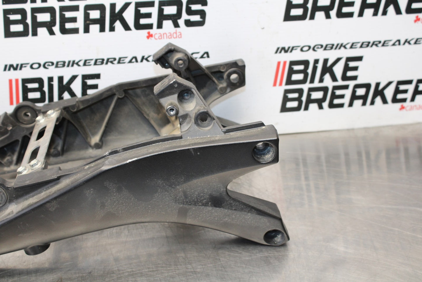 06-07 SUZUKI GSXR 600 FRONT SUBFRAME SUB FRAME BB178