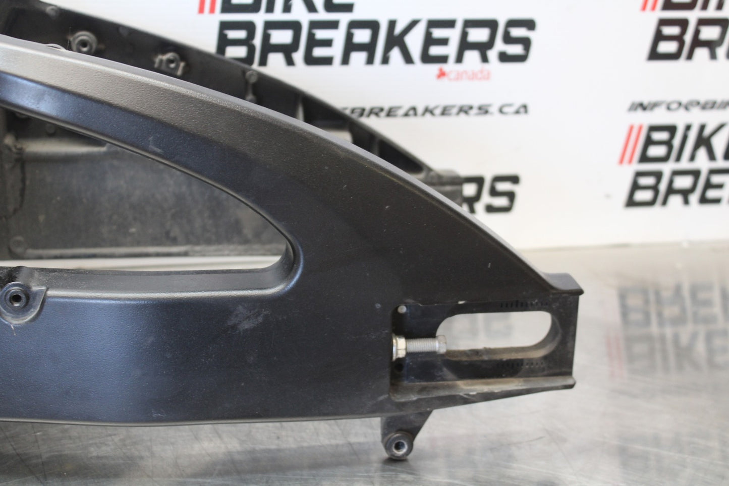 08-10 SUZUKI GSXR 600 REAR SWINGARM BACK SUSPENSION SWING ARM BB202