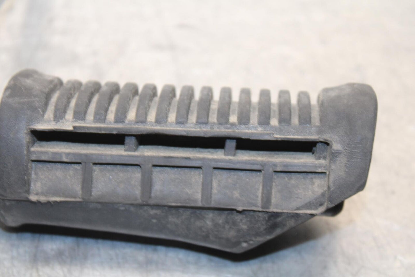 04-09 SUZUKI GS 500 FH GS500F LEFT REARSET REAR SET DRIVER FOOT PEG REST BB97