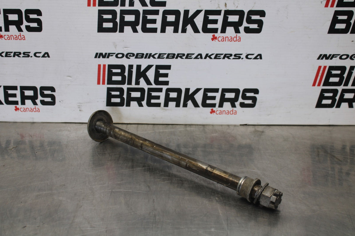 03 KAWASAKI VULCAN 1600 REAR AXLE BACK WHEEL RIM PIVOT BOLT AXEL BB865