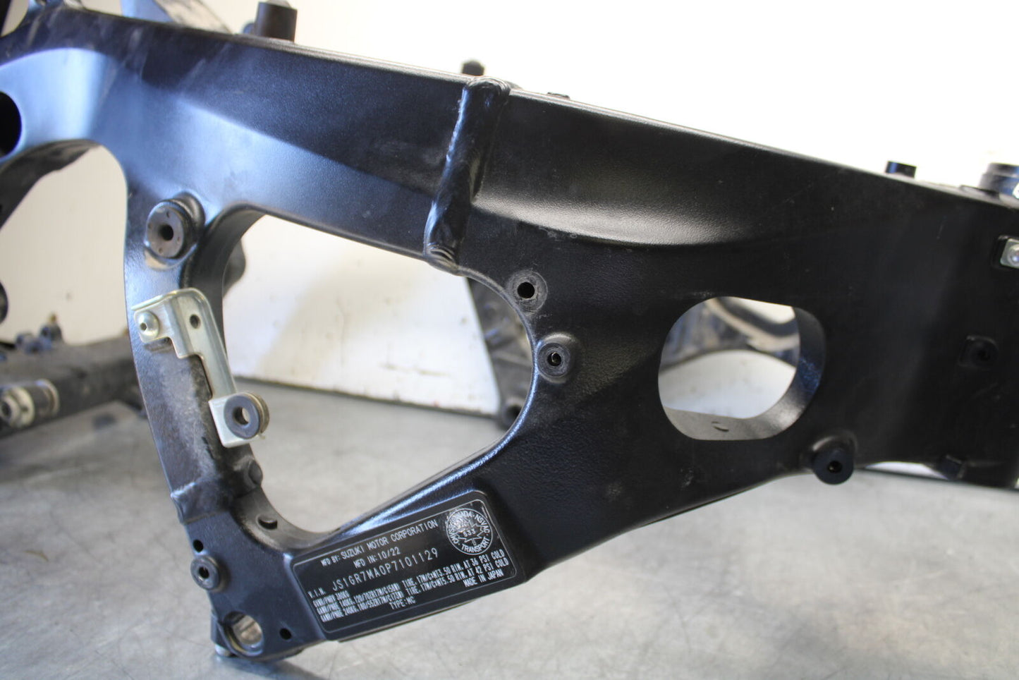 11-23 SUZUKI GSXR 750 FRAME CHASSIS BB630