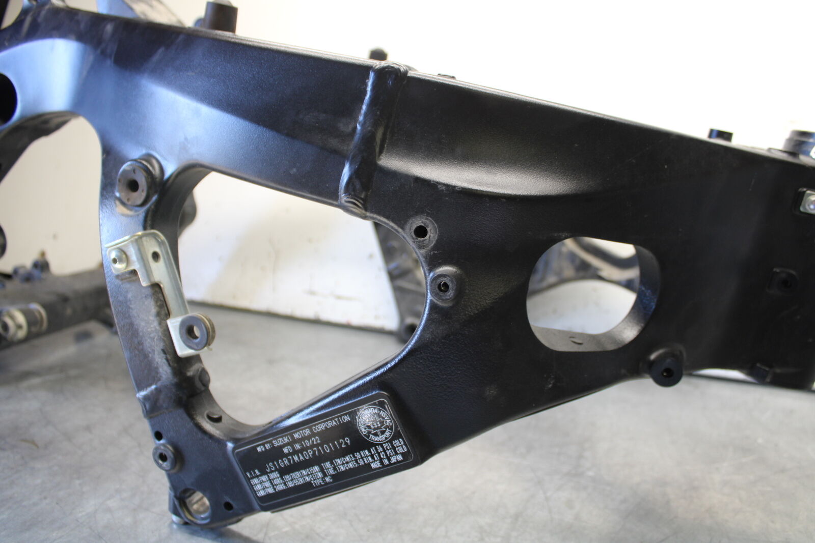 11-23 SUZUKI GSXR 750 FRAME CHASSIS BB630