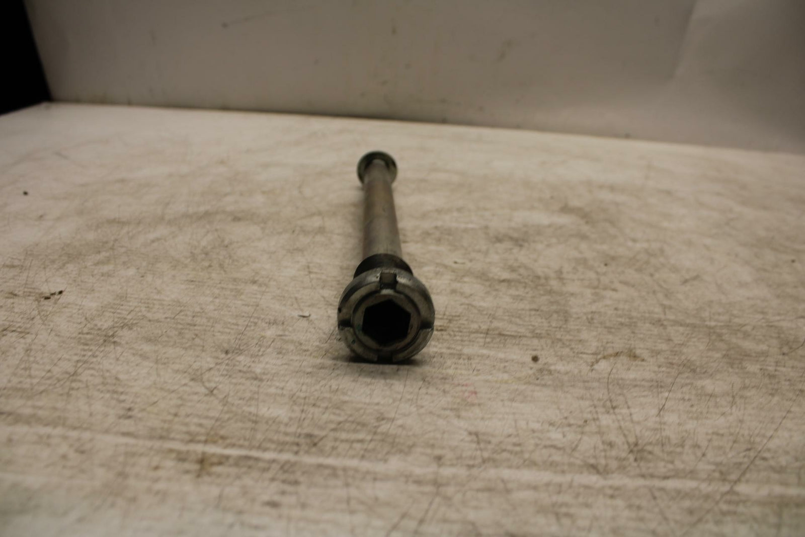 11-19 SUZUKI GSXR600 REAR BACK SWINGARM BOLT SUSPENSION PIVOT AXLE BB371