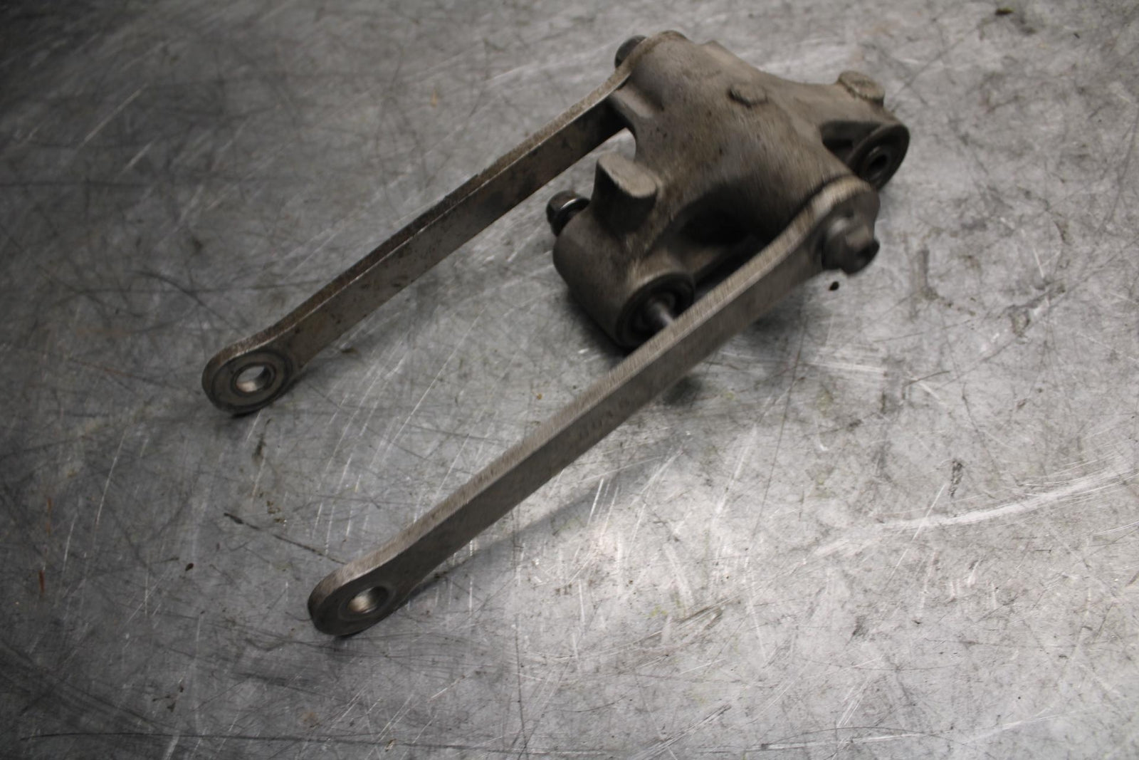 2009 Kawasaki Ninja ZX6R ZX600R REAR DOGBONE SHOCK LINKAGE LINK BB538