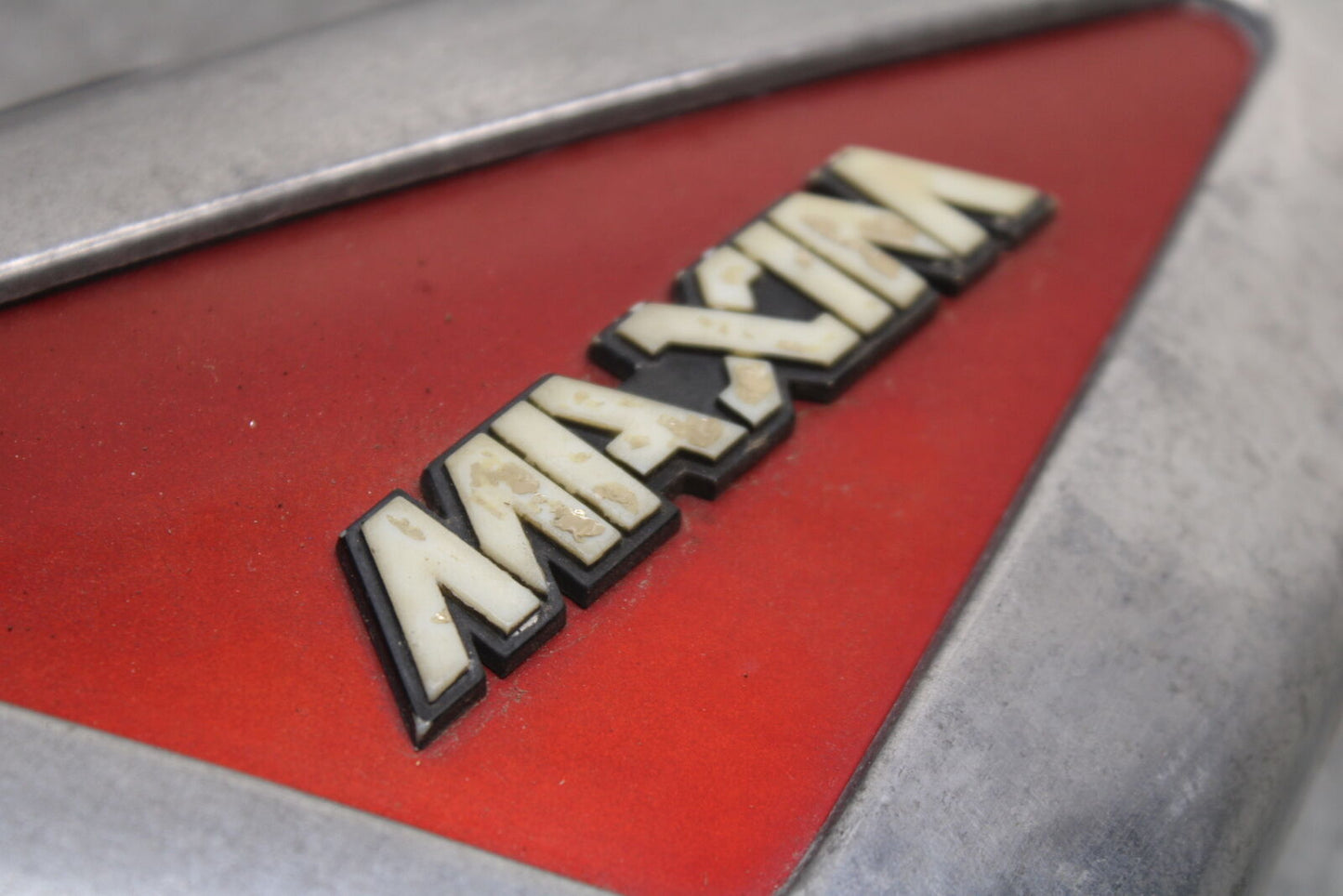 82-83 YAMAHA MAXIM 750 LEFT FRAME COVER COWL BB671