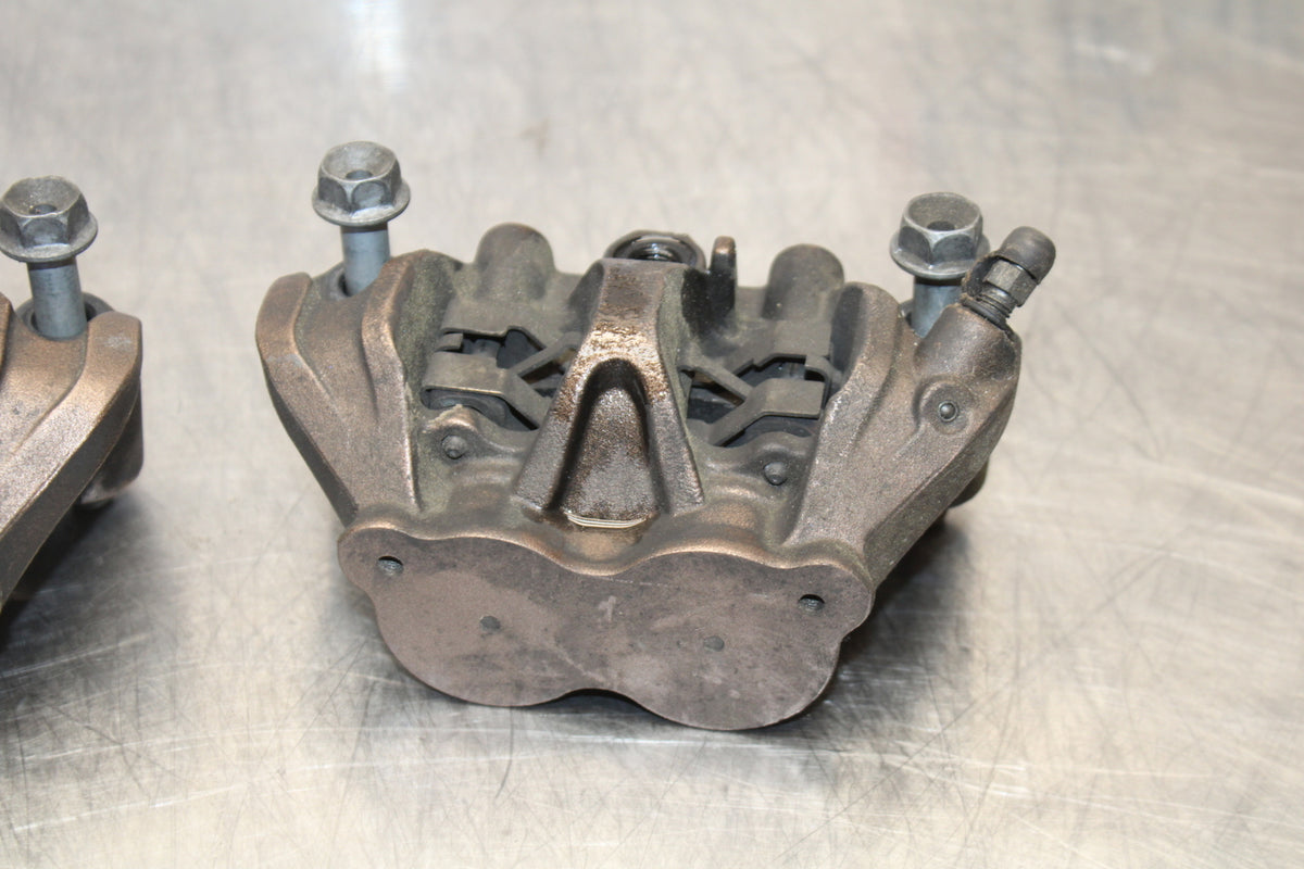 12-16 HONDA CBR1000RR RIGHT LEFT FRONT BRAKE CALIPER SET PAIR CALIPERS BB157
