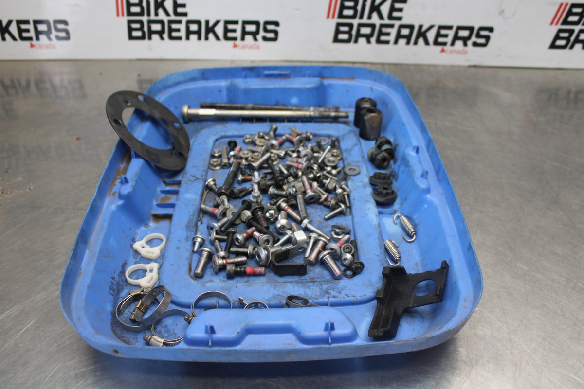 13-18 KAWASAKI NINJA ZX6R  MOUNTING BOLTS HARDWARE SCREWS BB908