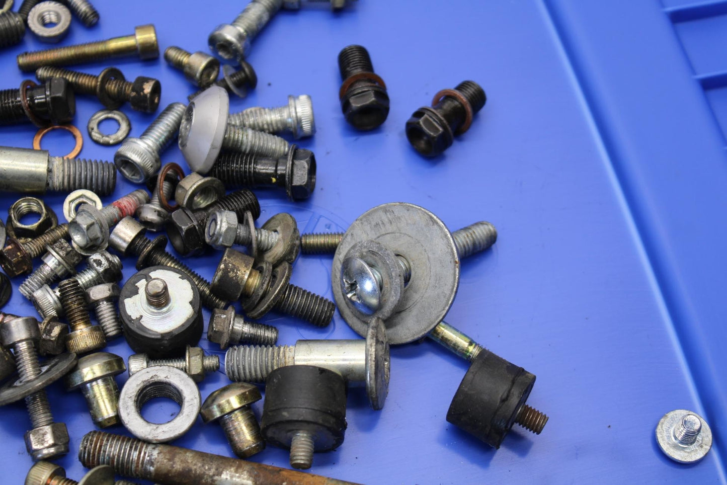 2005 Ducati Monster S2R MISCELLANEOUS BOLTS HARDWARE MOTOR SCREWS BB557