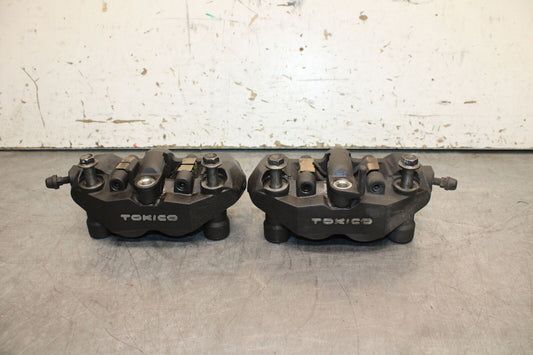 06-07 SUZUKI GSXR 600 RIGHT LEFT FRONT BRAKE CALIPER SET PAIR CALIPERS BB737