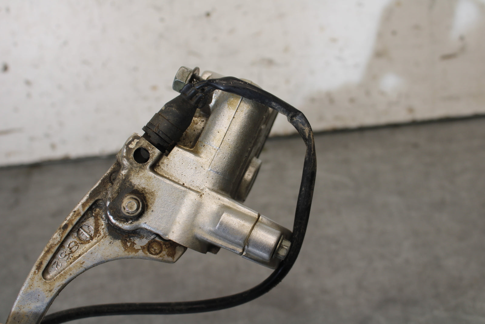 01-05 YAMAHA RAPTOR 660R FRONT BRAKE MASTER CYLINDER 5LP-2583T-03-00 BB695