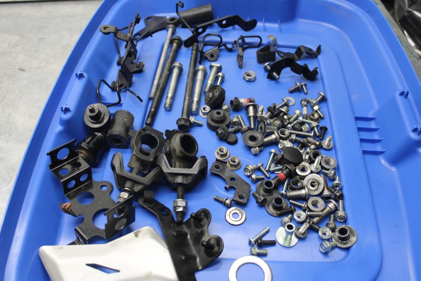 12-17 KAWASAKI ER-6N Z650 MISCELLANEOUS MOUNTING BOLTS HARDWARE SCREWS BB607