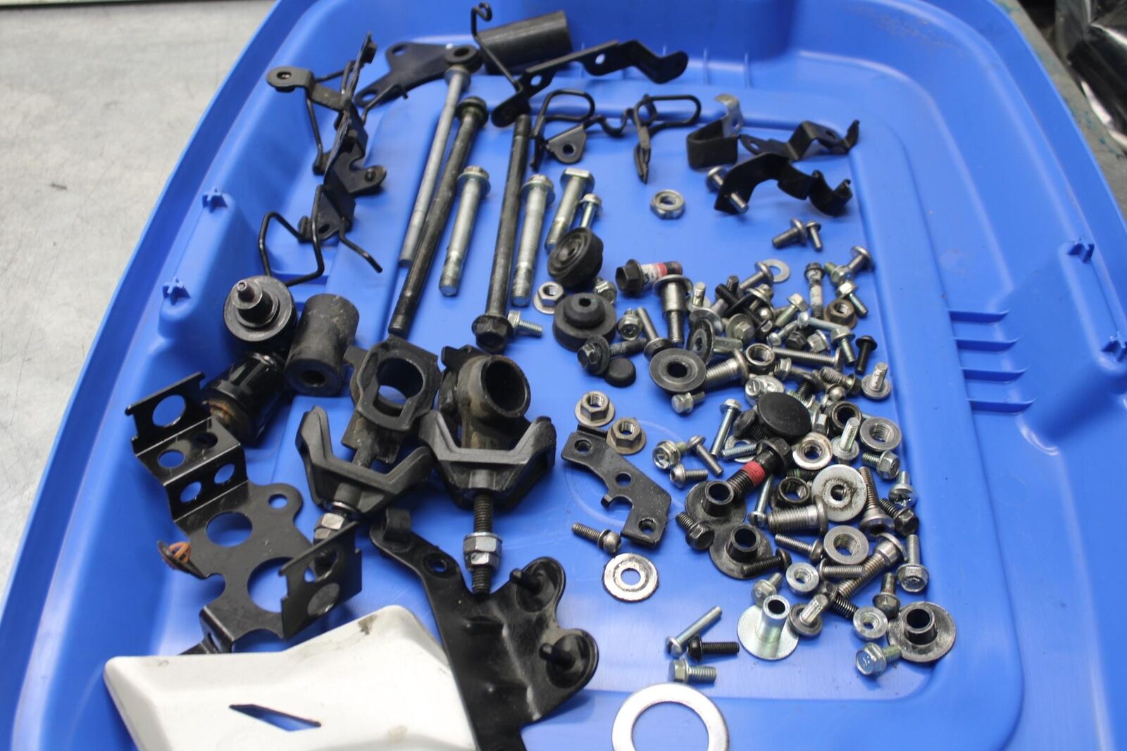 12-17 KAWASAKI ER-6N Z650 MISCELLANEOUS MOUNTING BOLTS HARDWARE SCREWS BB607