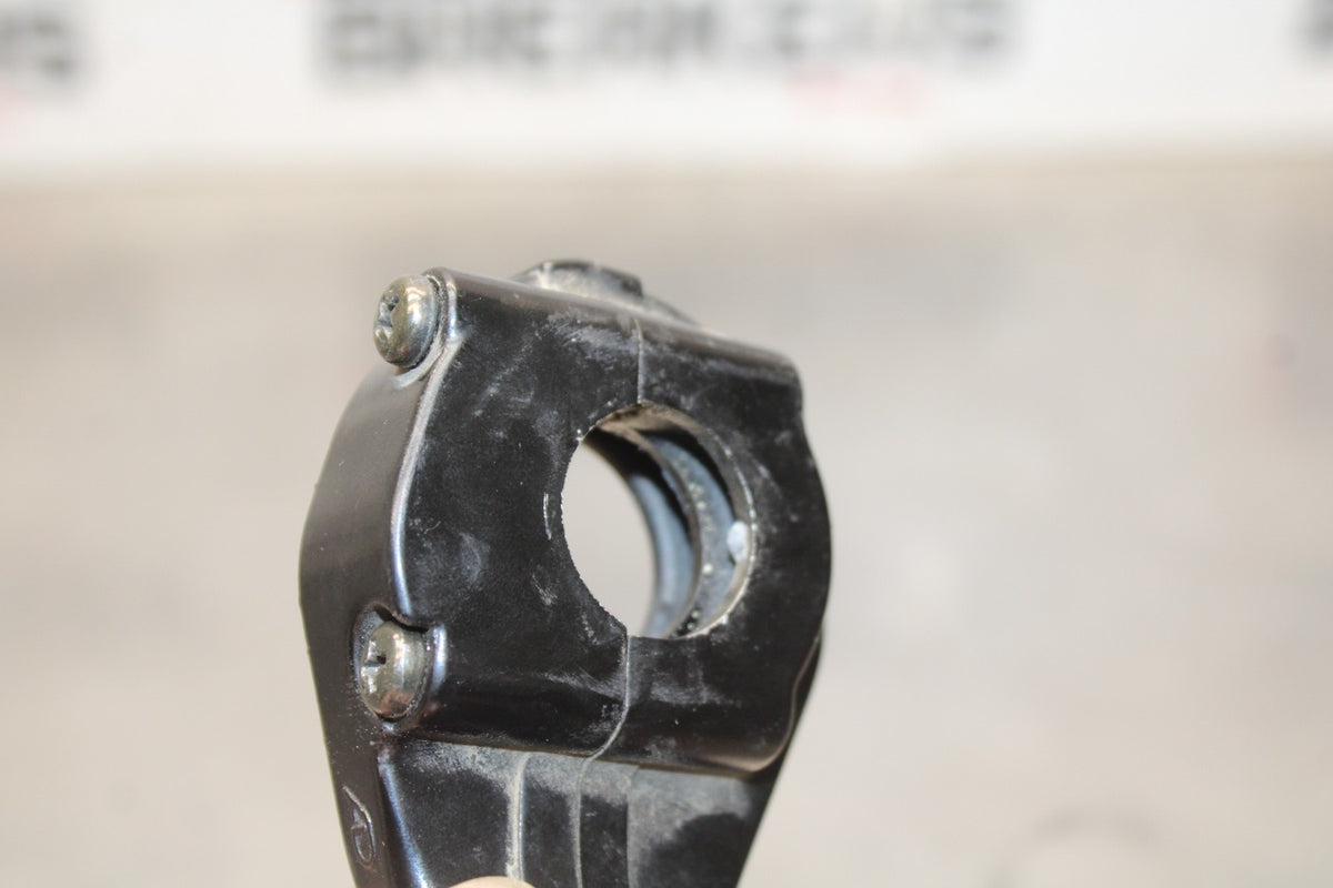 05-06 KAWASAKI NINJA ZX6R THROTTLE CABLE LINE HOUSING GUIDE BB877