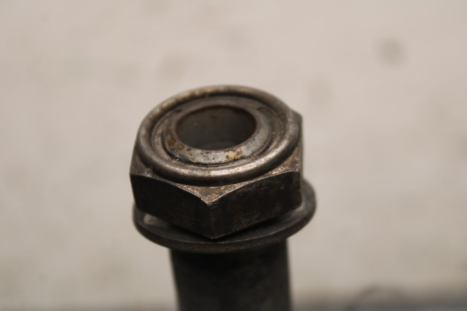12-16 HONDA CBR1000RR REAR AXLE BACK WHEEL RIM PIVOT BOLT AXEL BB114