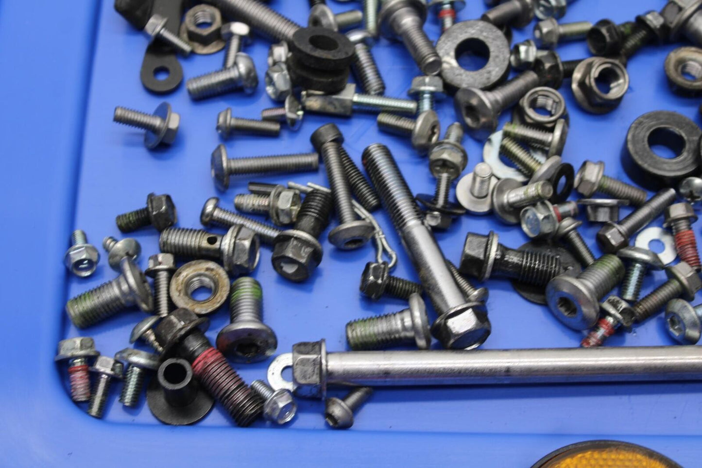 20 KAWASAKI Z400 ER400 ABS MISCELLANEOUS BOLTS, SCREWS AND HARDWARE BB586