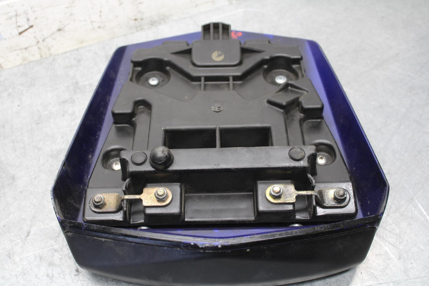 2003 Yamaha YZF R6 REAR BACK SEAT SOLO COWL FAIRING COVER BB539