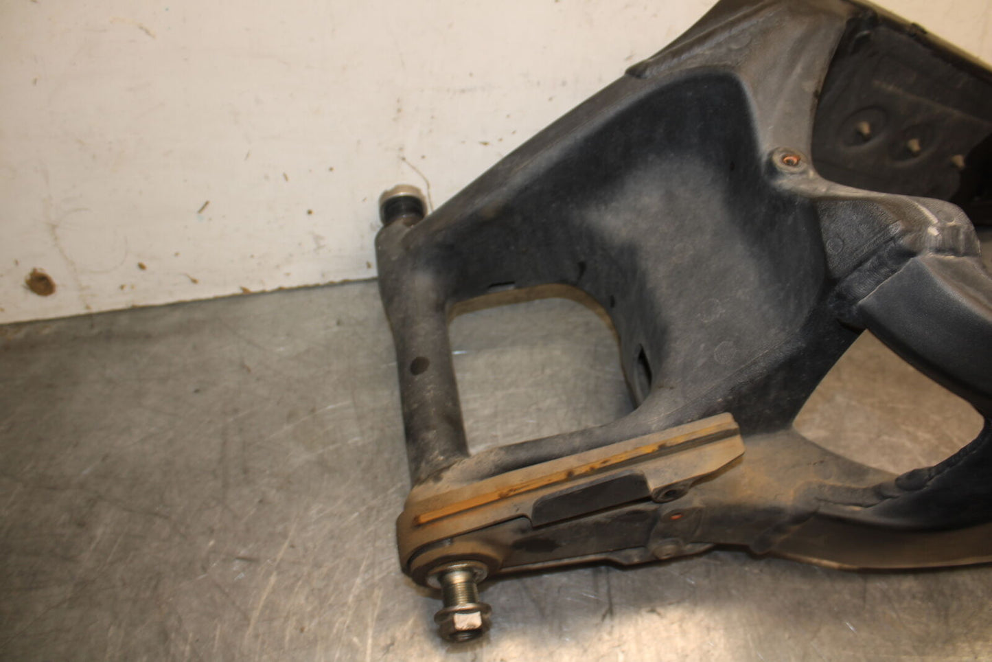 19-23 KAWASAKI NINJA ZX6R REAR SWINGARM BACK SUSPENSION SWING ARM BB701