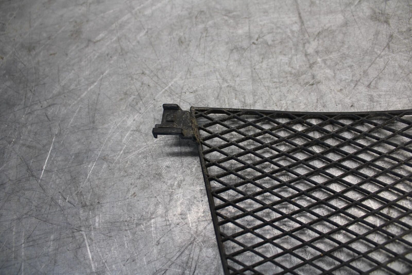 2005 Honda CBR1000RR OIL COOLER GRILL GUARD BB528