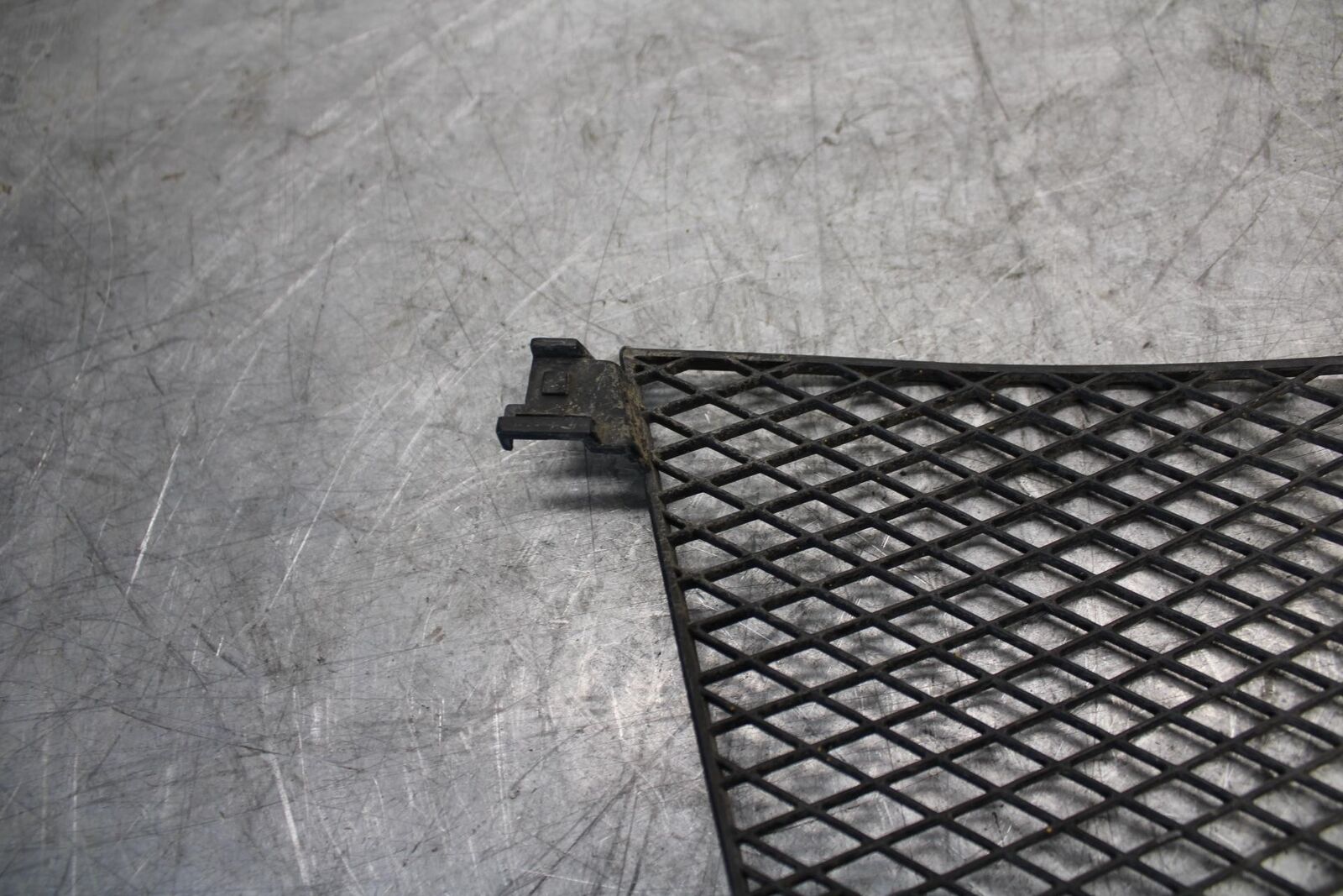 2005 Honda CBR1000RR OIL COOLER GRILL GUARD BB528