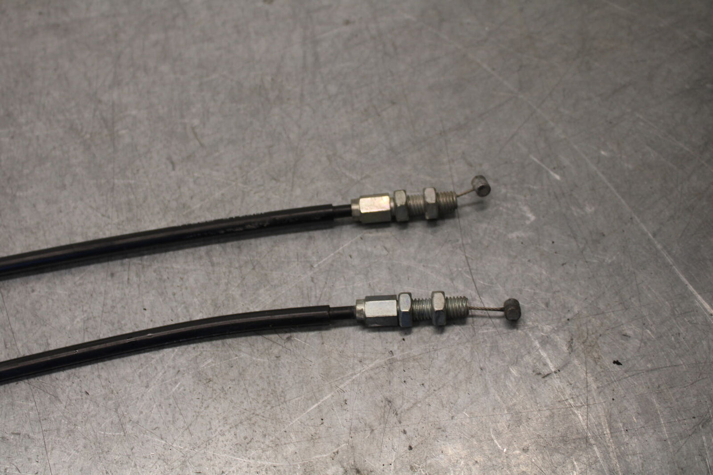 05-06 SUZUKI GSXR1000 THROTTLE CABLES LINES 58300-41G00 58300-41G10 BB663