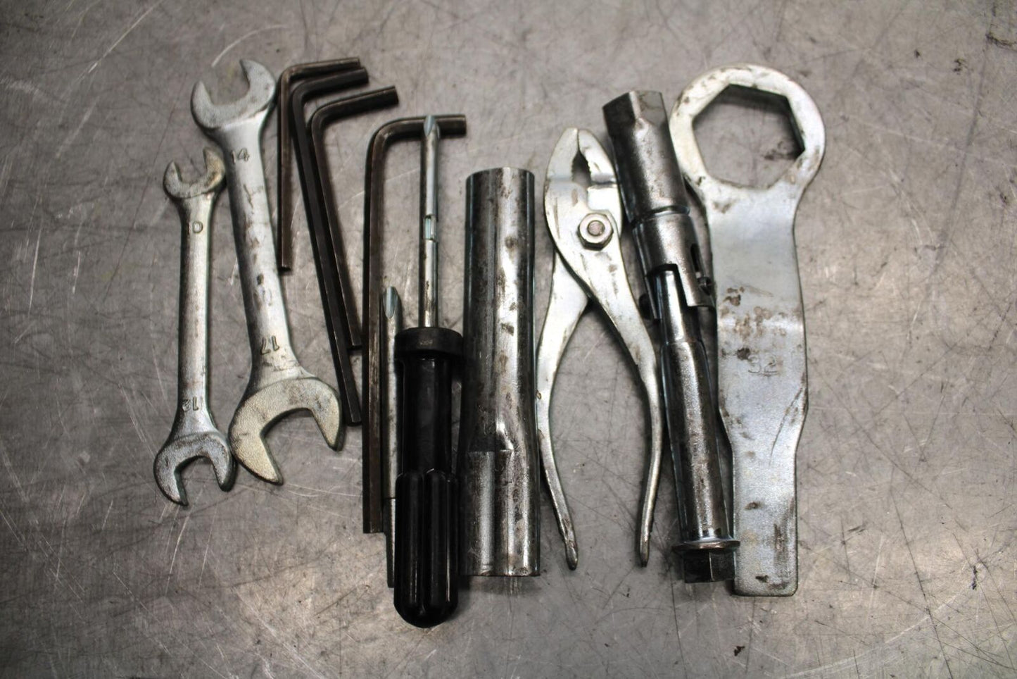 2009 Kawasaki Ninja ZX6R ZX600R STOCK TOOLS OEM TOOL BAG KIT SET BB548