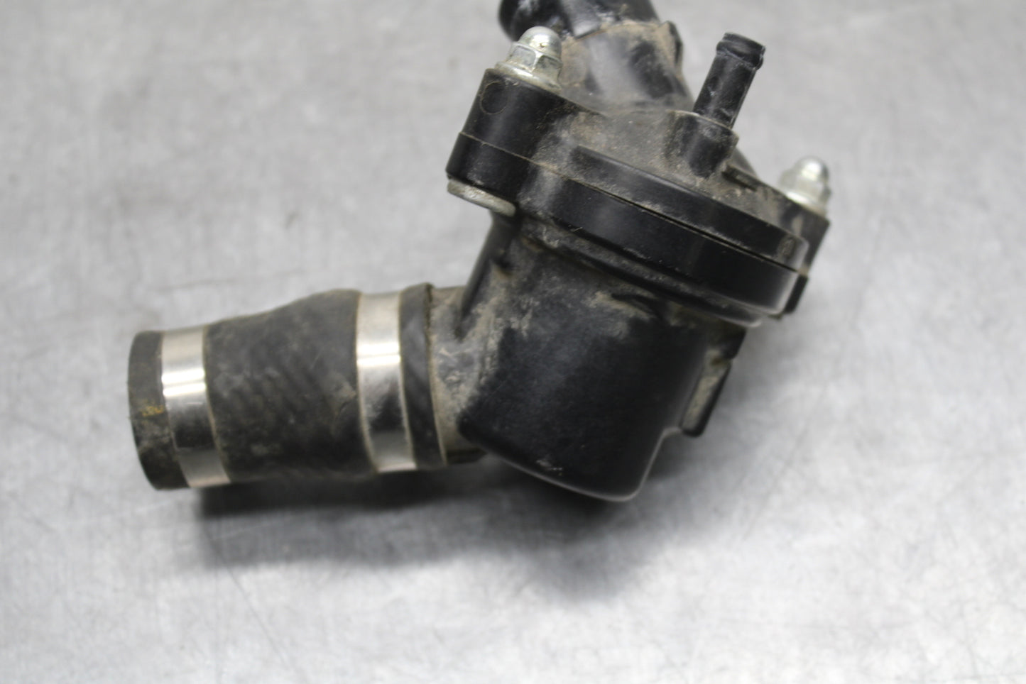 07-08 YAMAHA YZF R1 THERMOSTAT W HOUSING ASSEMBLY BB724