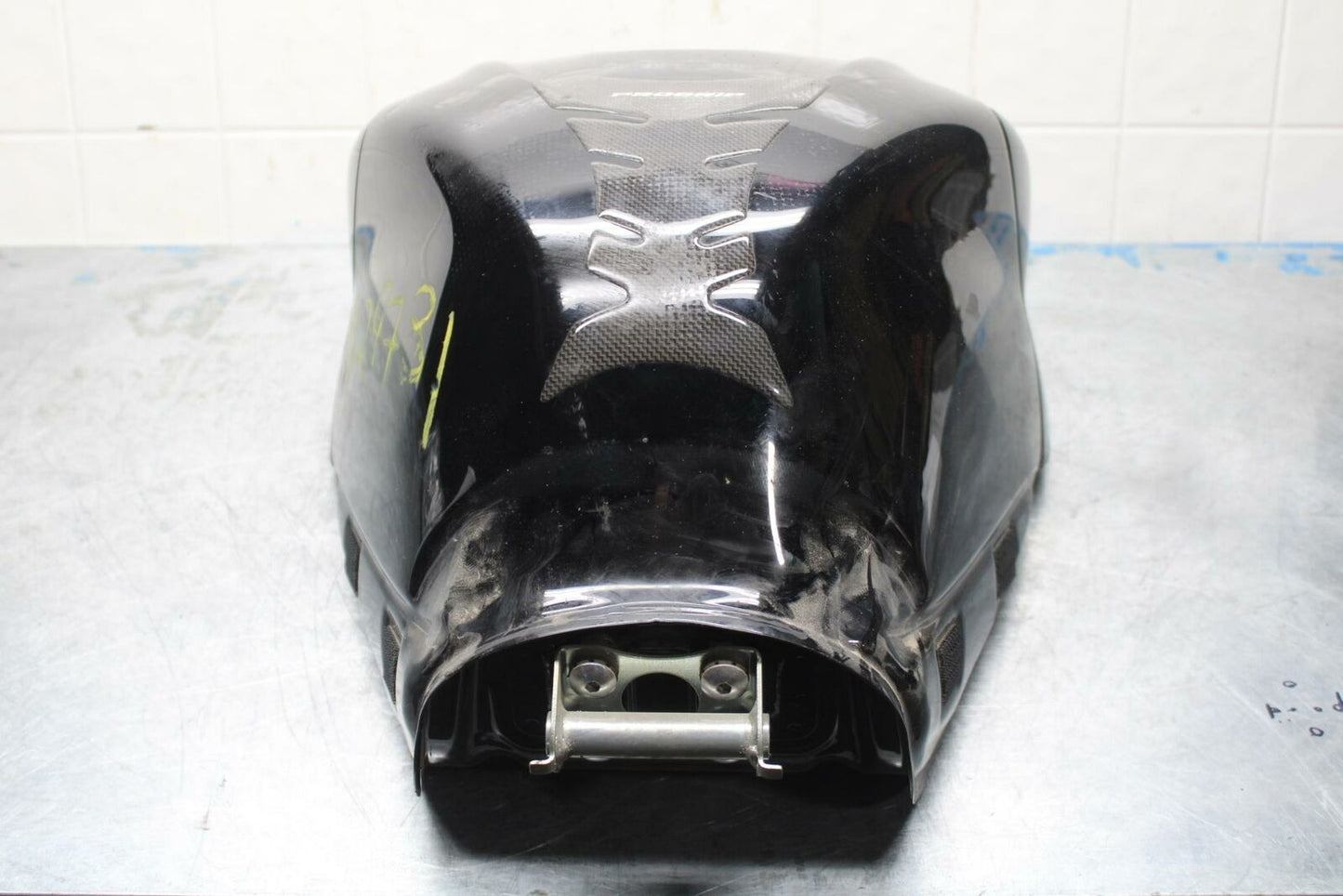 15-21 SUZUKI GSXR600 GAS TANK FUEL CELL PETROL RESERVOIR BB418